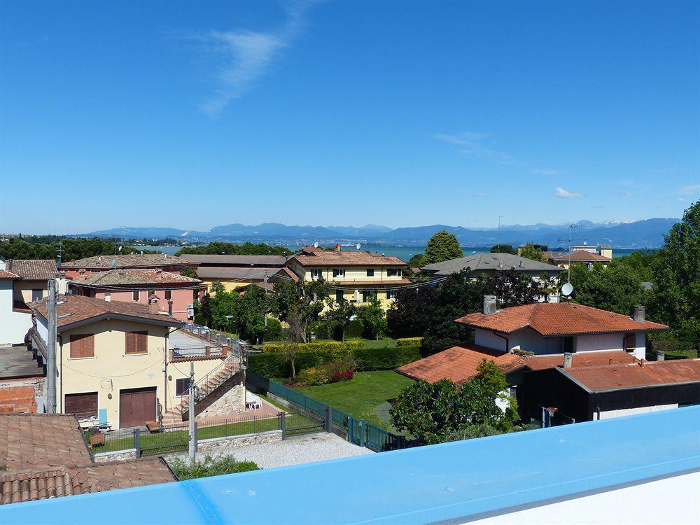 Ostello Meet Gardalake Hostel Peschiera del Garda Exterior photo